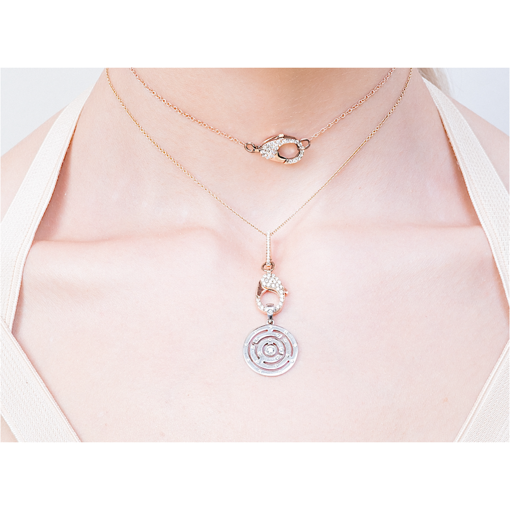 18ct labyrinth diamond pendant