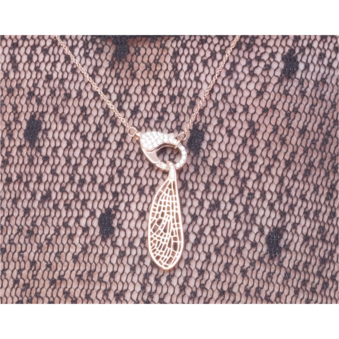 18ct dragonfly wing pendant